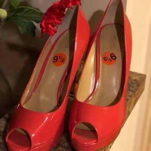 Micheal Kors Erica Platform Pump